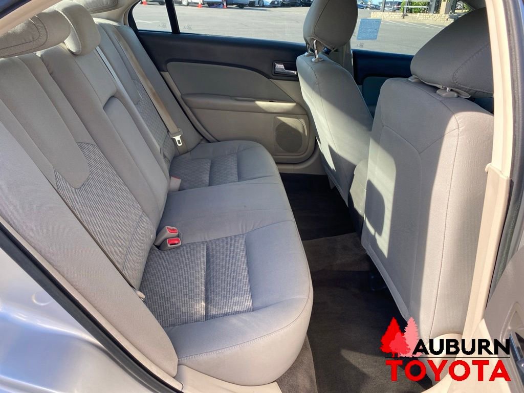 Used 2012 Ford Fusion S FWD image 9