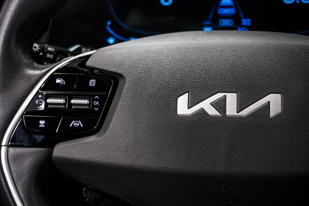 Used 2023 Kia Niro EX Touring image 17