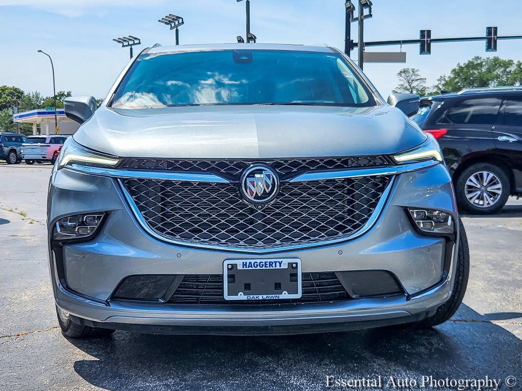 Certified 2023 Buick Enclave Avenir w/ Avenir Technology Package AWD/4WD image 4
