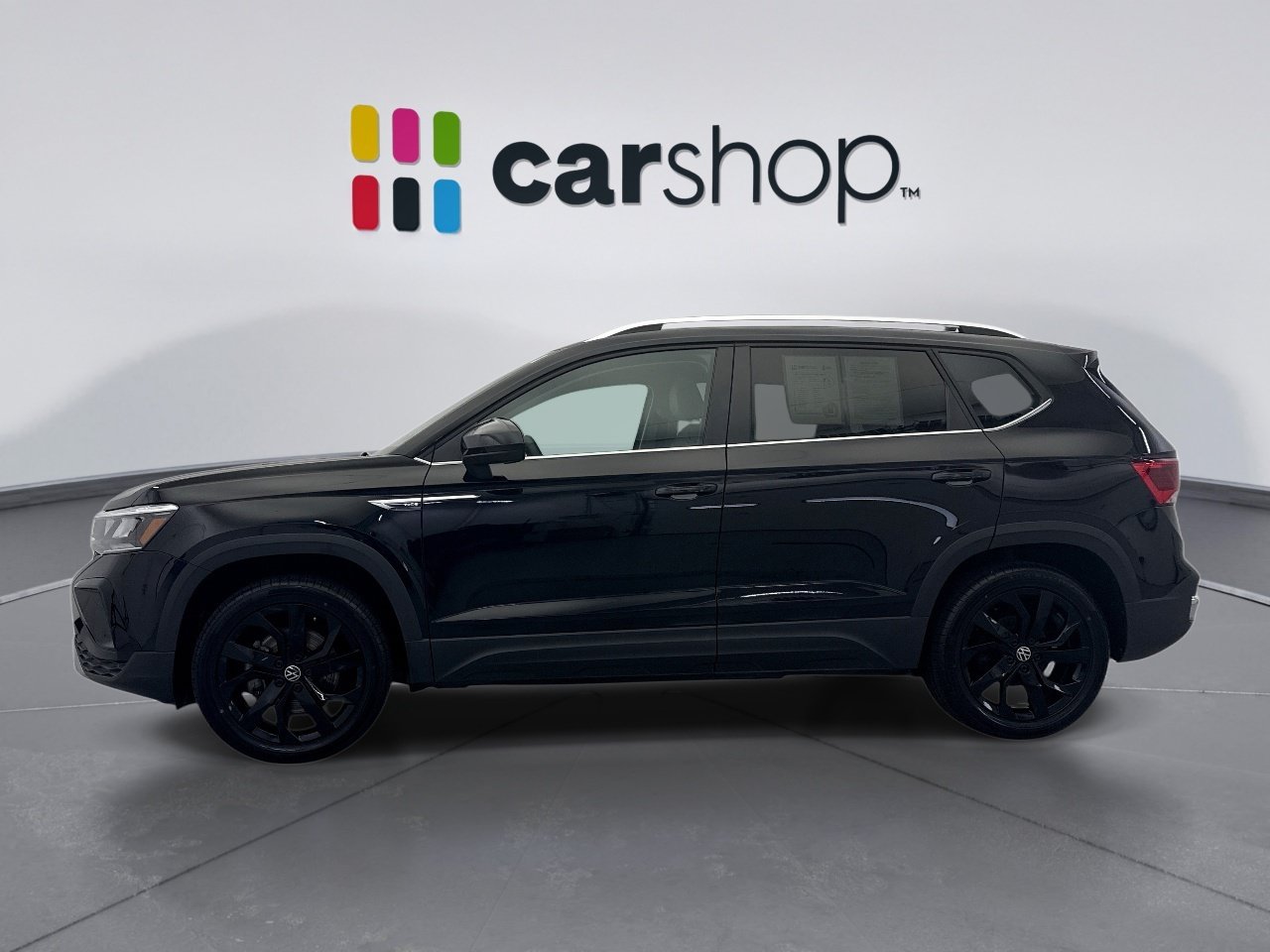 Used 2023 Volkswagen Taos SE w/ Panoramic Sunroof Package AWD/4WD image 2