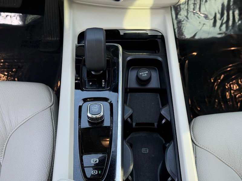 Used 2024 Volvo XC60 B5 Plus w/ Protection Package Premier image 15