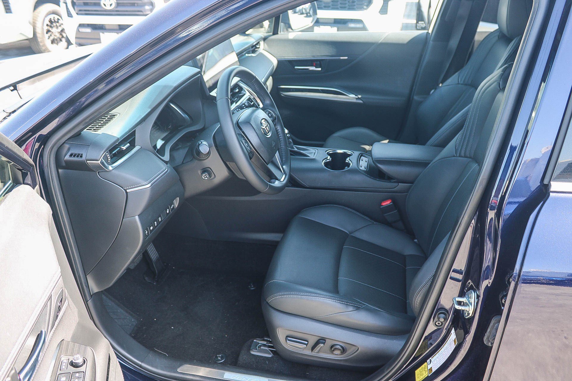 Certified 2024 Toyota Venza Limited AWD/4WD image 18