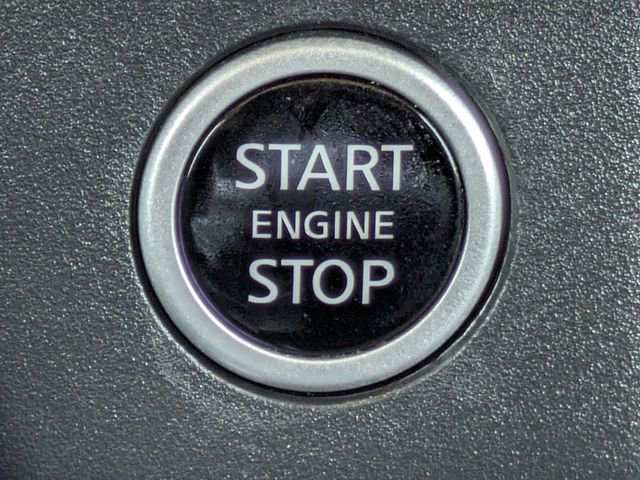 Used 2023 Nissan Rogue SV image 30