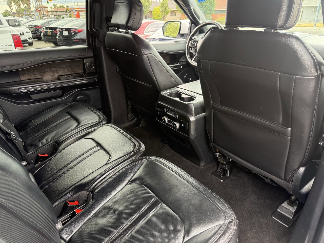 Used 2020 Ford Expedition Limited image 10