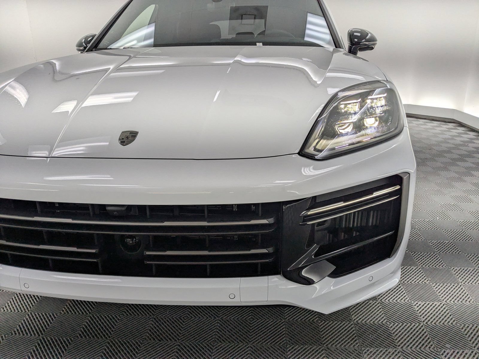 New 2026 Porsche Cayenne Turbo AWD/4WD image 25