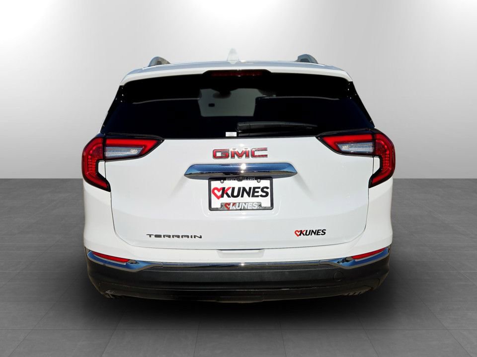 Used 2023 GMC Terrain SLT image 8