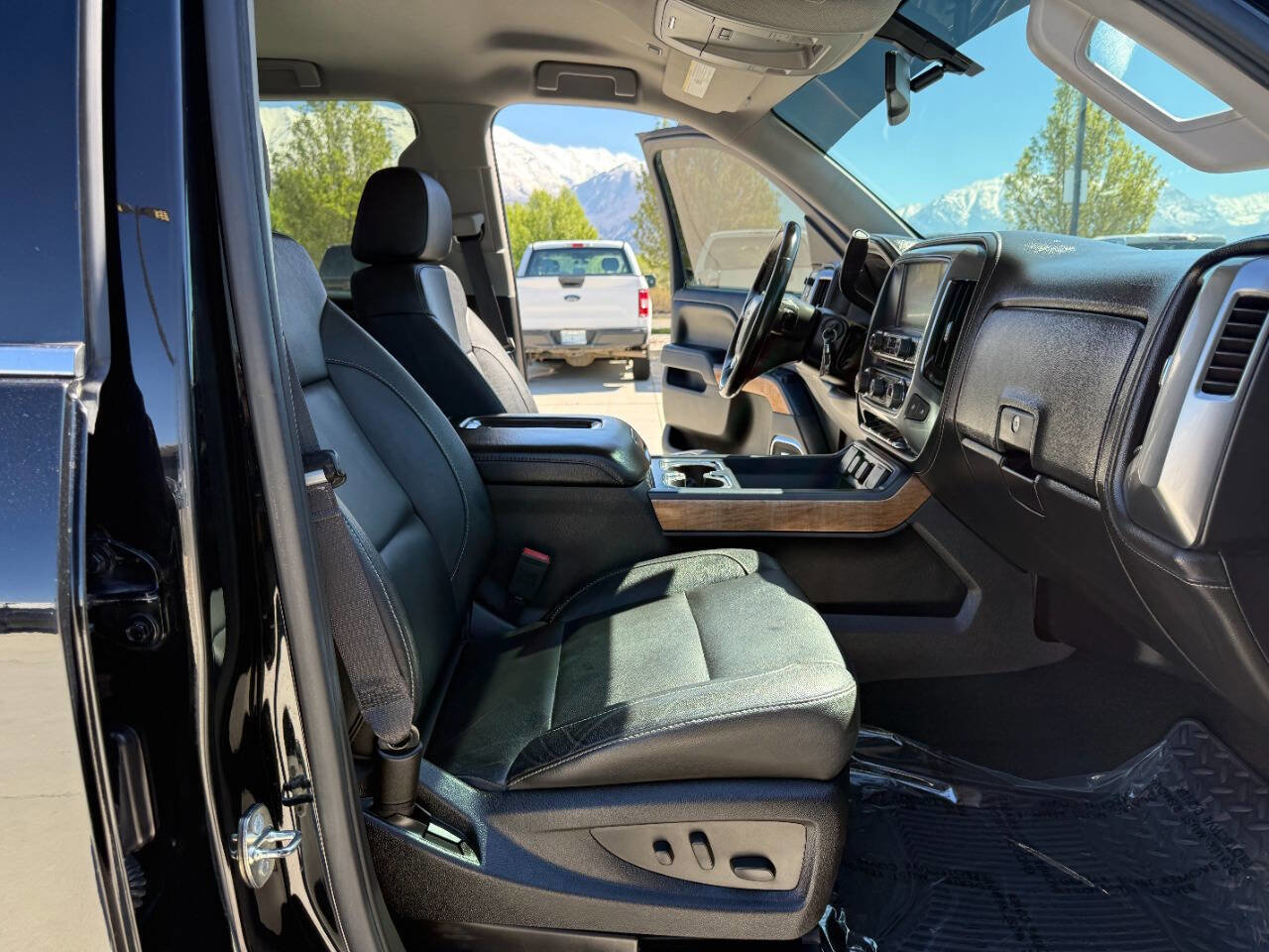 Used 2016 Chevrolet Silverado 1500 LTZ w/ LTZ Plus Package image 28