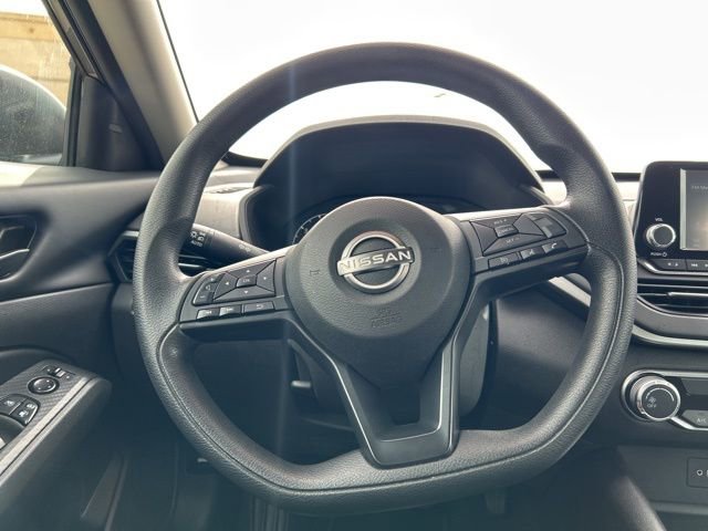 Used 2024 Nissan Altima 2.5 S FWD image 16