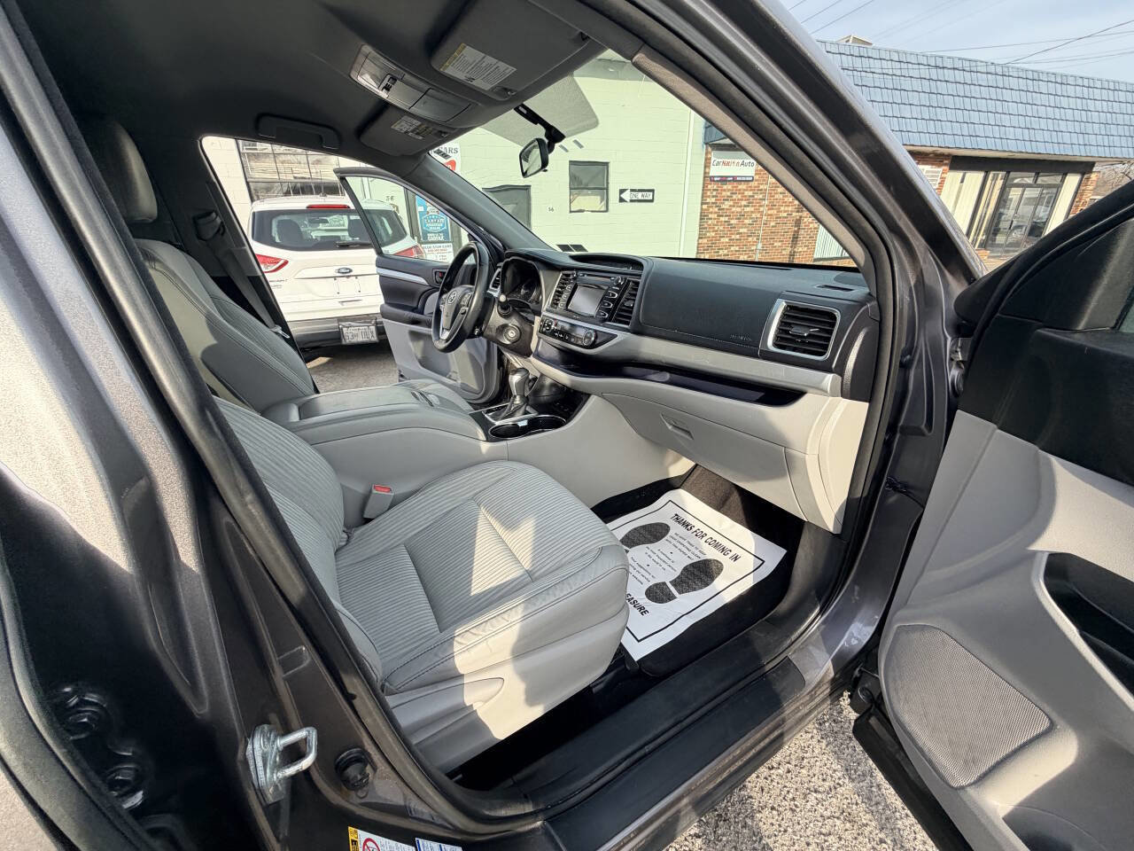Used 2015 Toyota Highlander Plus AWD/4WD image 16