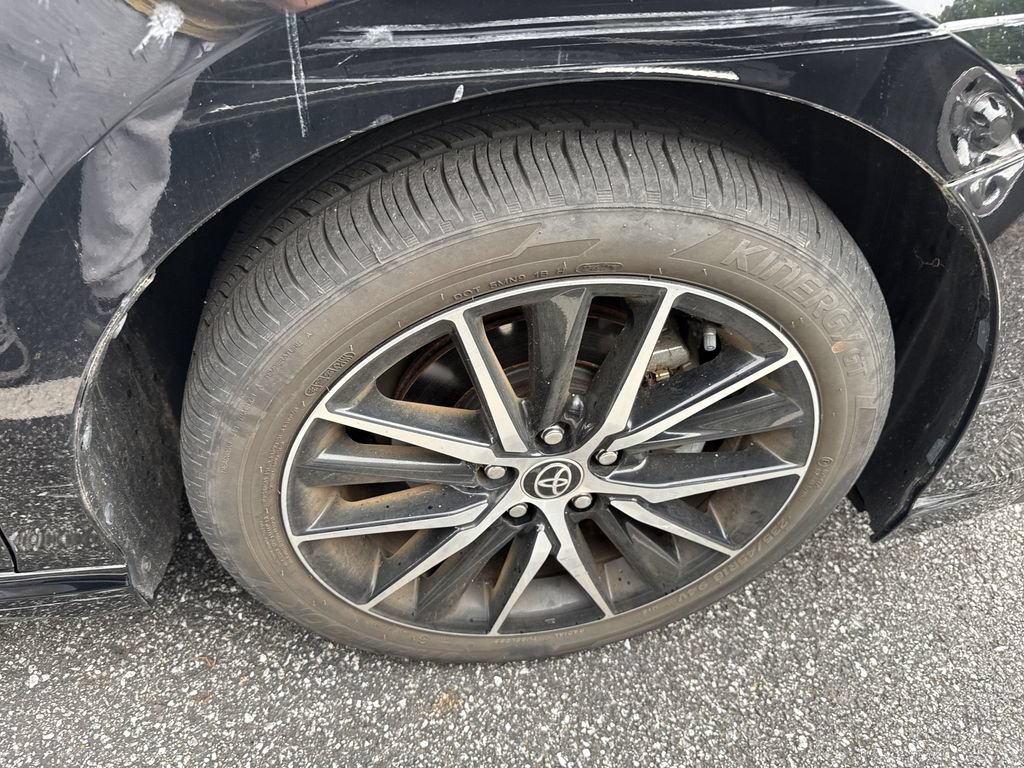 Used 2022 Toyota Camry SE FWD image 17