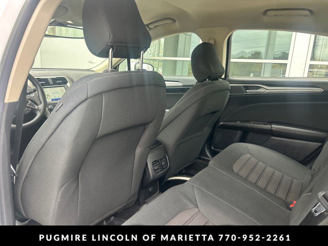 Used 2020 Ford Fusion SE image 4