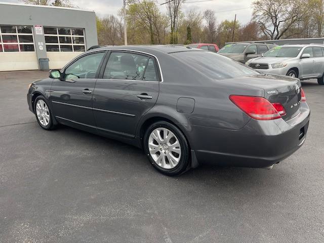 Used 2009 Toyota Avalon XLS FWD image 4