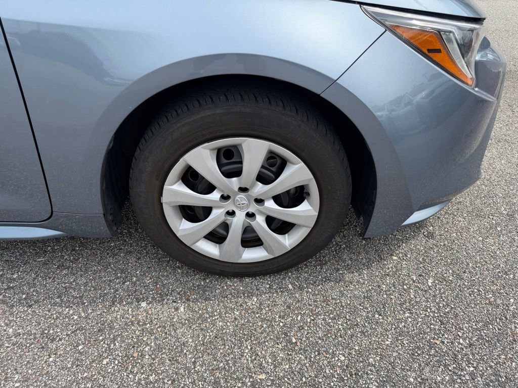 Used 2022 Toyota Corolla LE FWD image 4