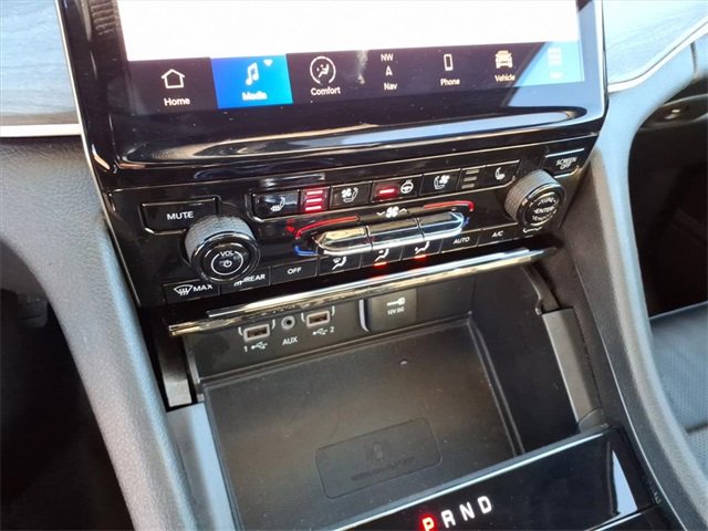 Used 2025 Jeep Grand Cherokee Limited w/ Luxury Tech Group II image 22