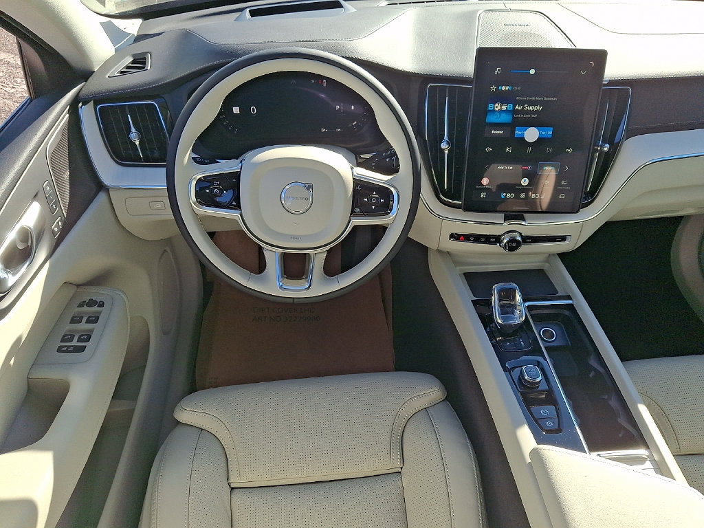New 2027 Volvo XC60 B5 Ultra AWD/4WD image 9