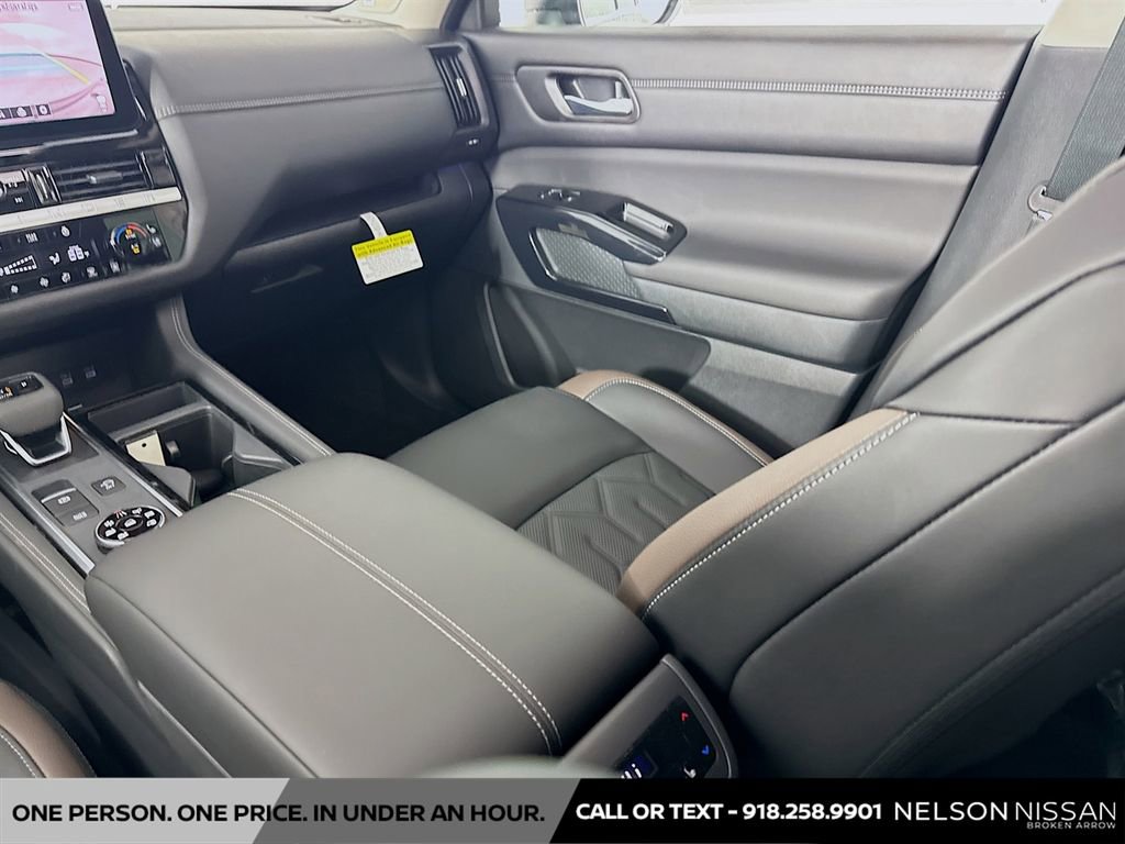 New 2026 Nissan Pathfinder Platinum image 24