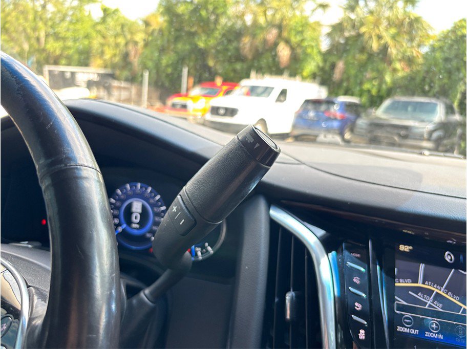 Used 2019 Cadillac Escalade Luxury w/ Escalade Sport Edition AWD/4WD image 37