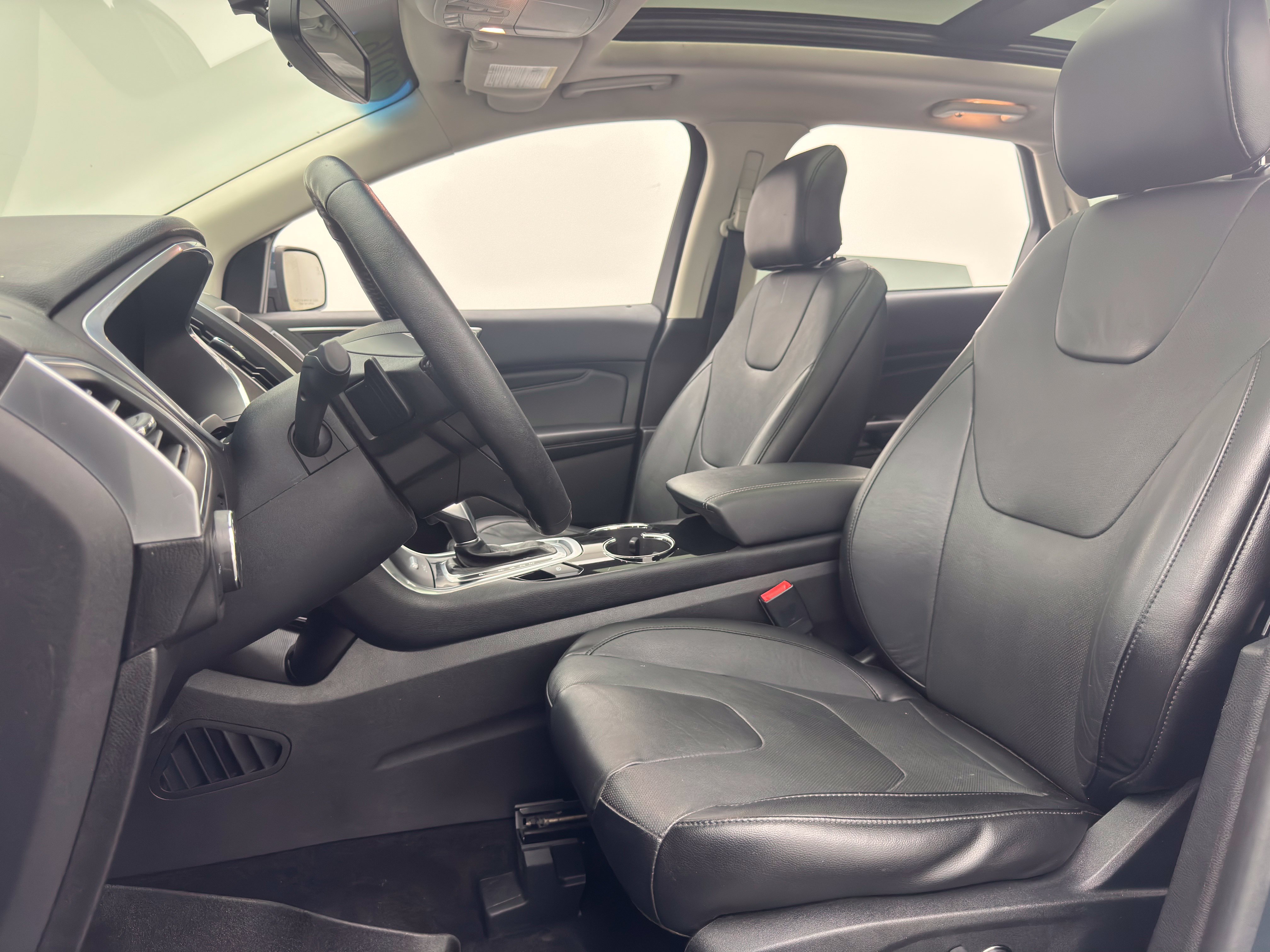 Used 2016 Ford Edge Titanium w/ Equipment Group 301A AWD/4WD image 19