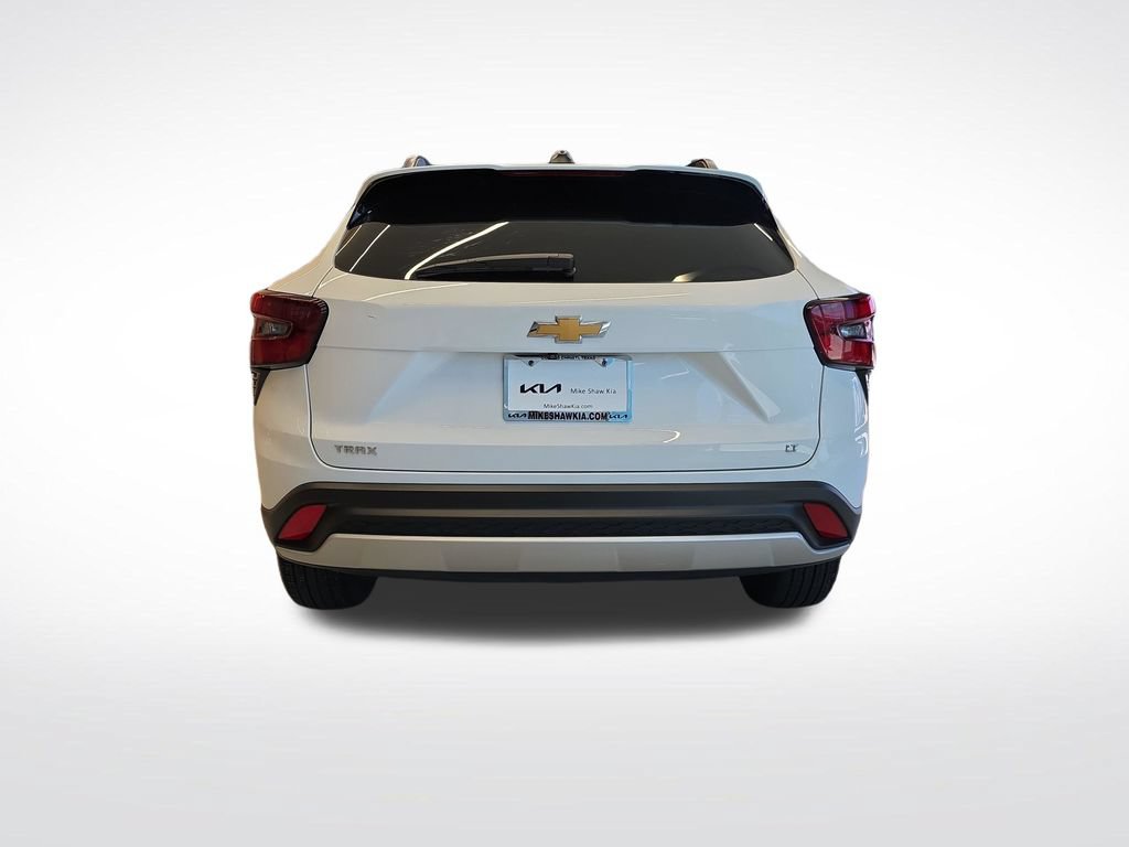 Used 2024 Chevrolet Trax LT w/ Driver Confidence Package FWD image 5