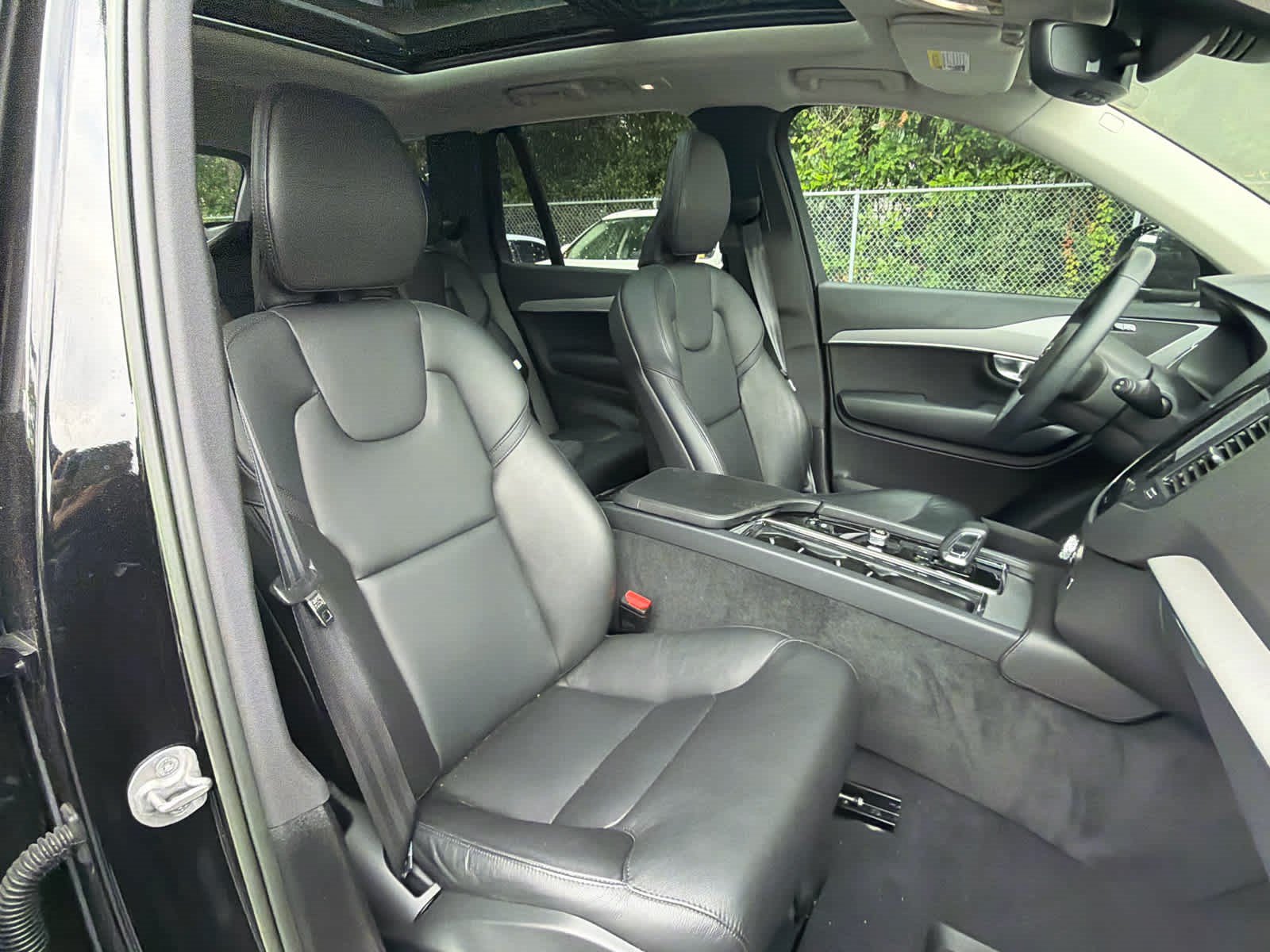 Certified 2023 Volvo XC90 B5 Core w/ Protection Package Premier AWD/4WD image 56