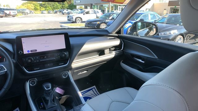 Used 2024 Toyota Grand Highlander XLE image 23