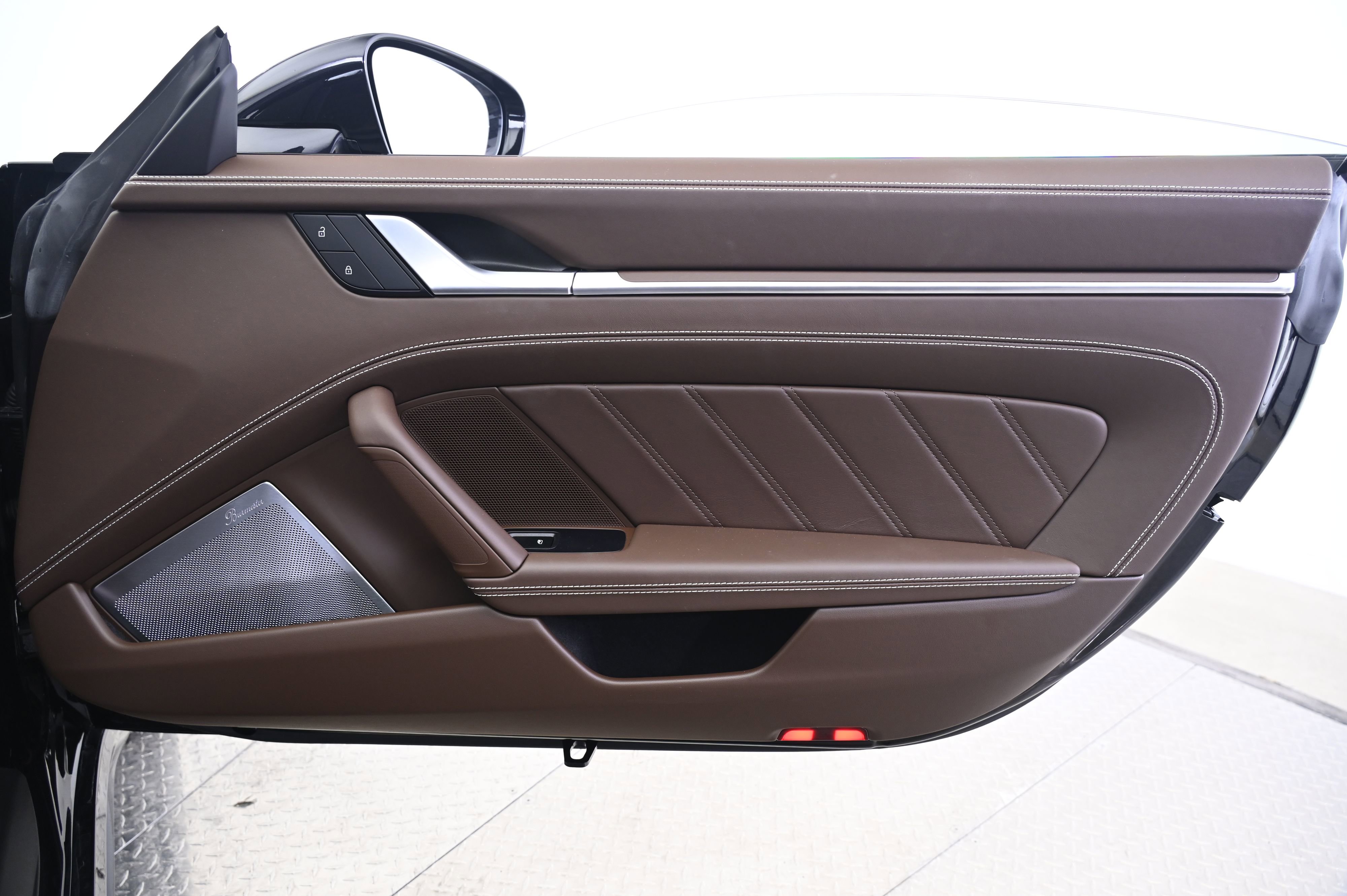 Used 2025 Porsche 911 Turbo image 16