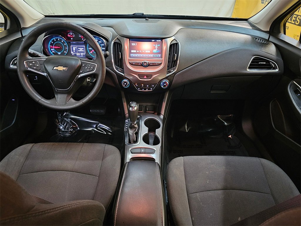 Used 2017 Chevrolet Cruze LT image 18