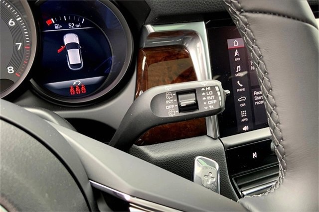 New 2025 Porsche Macan image 37