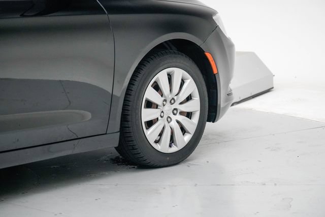 Used 2016 Chrysler 200 LX FWD image 7