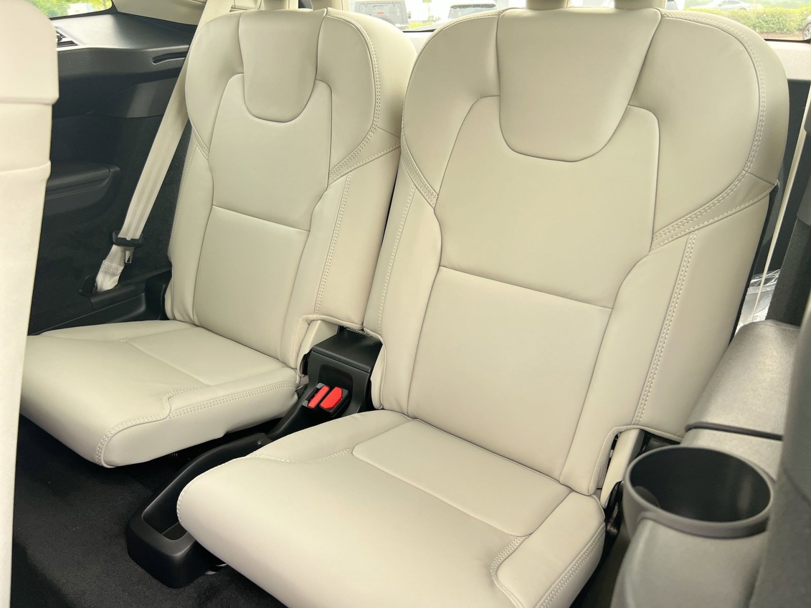 New 2026 Volvo XC90 B5 Ultra w/ Protection Package Premier image 26