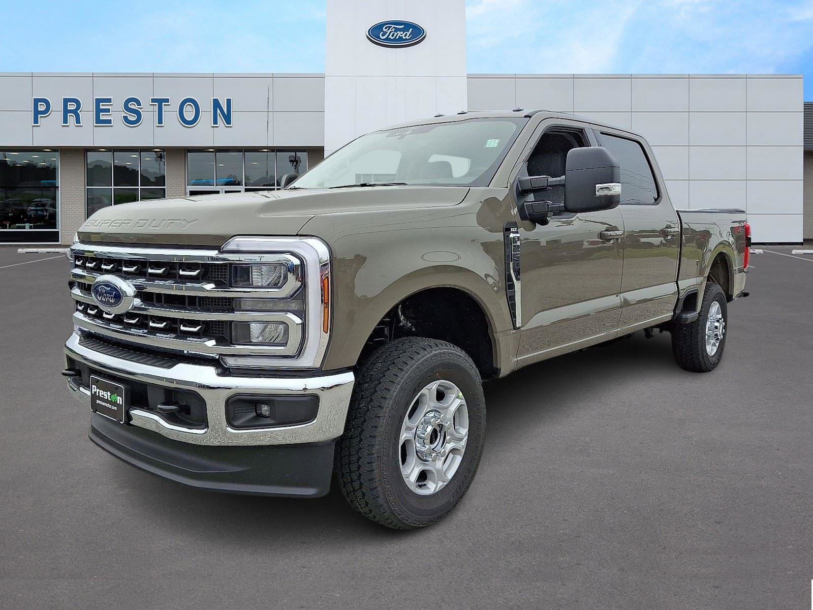 New 2026 Ford F250 XLT image 1