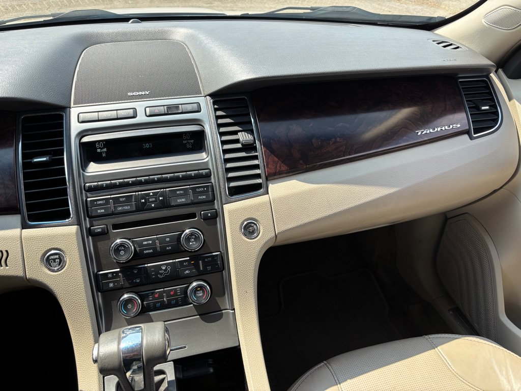 Used 2012 Ford Taurus Limited AWD/4WD image 14
