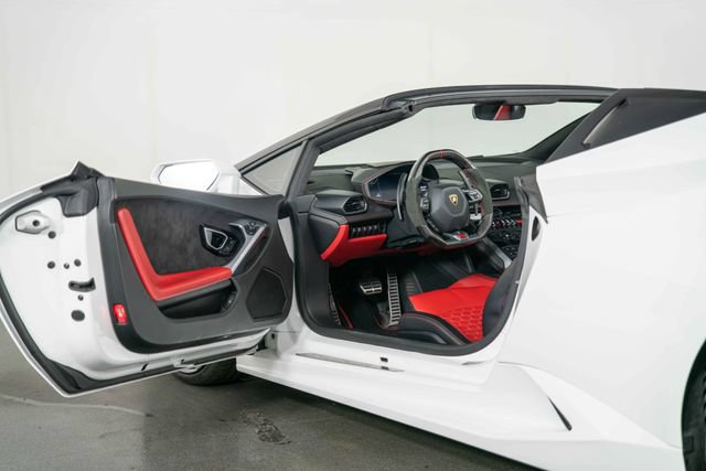 Used 2019 Lamborghini Huracan LP 580-2 RWD image 14