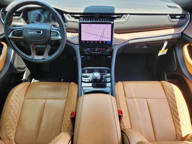 Used 2025 Jeep Grand Cherokee Summit AWD/4WD image 20