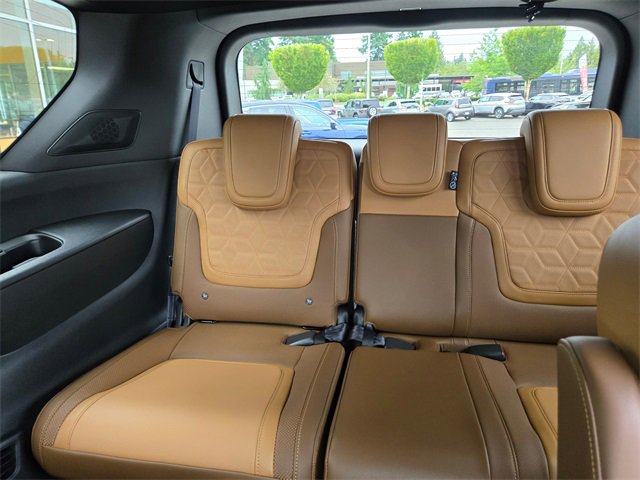 New 2025 Nissan Armada Platinum Reserve image 13