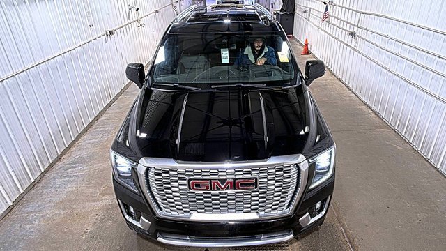 Used 2024 GMC Yukon XL Denali image 15