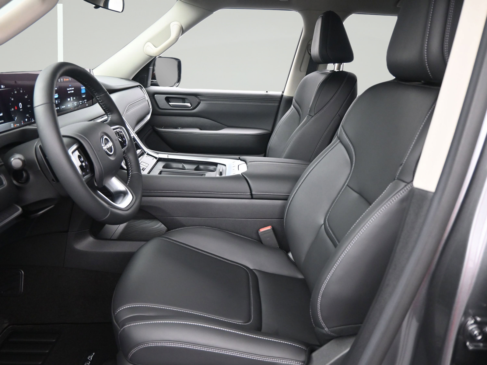 Certified 2025 Nissan Armada SV AWD/4WD image 9