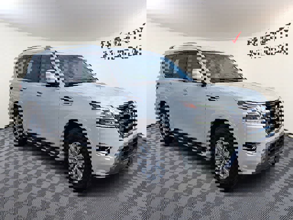 Used 2024 Nissan Armada SV image 3