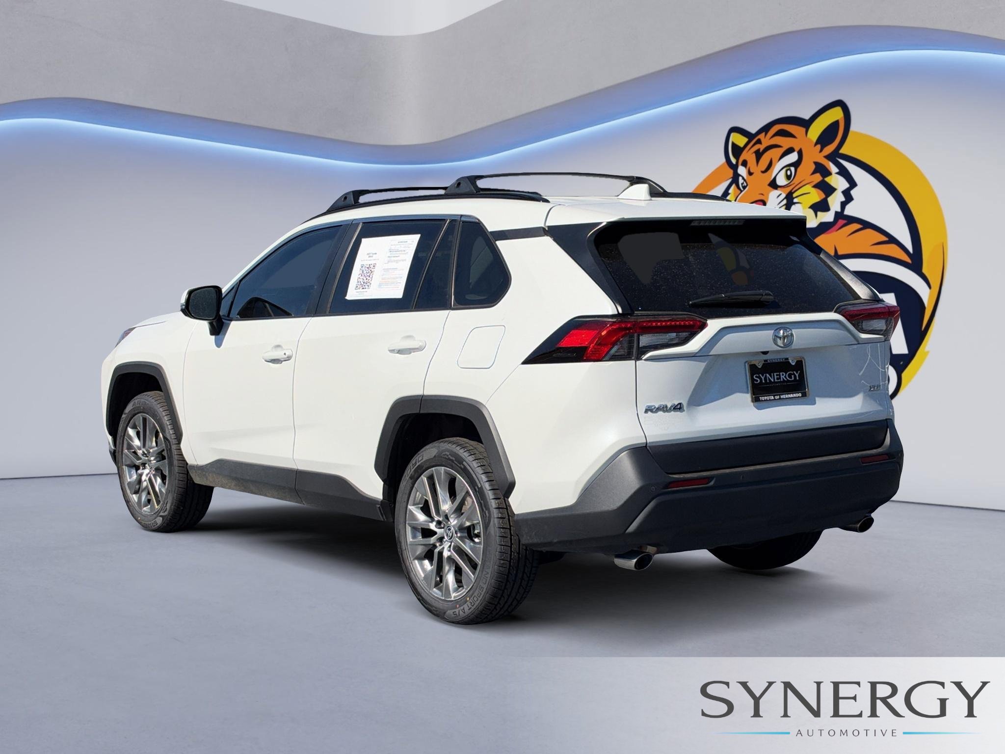 Used 2023 Toyota RAV4 XLE Premium FWD image 7