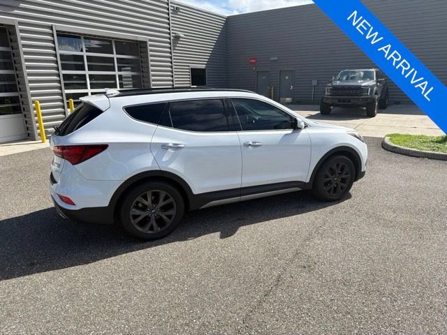 Used 2018 Hyundai Santa Fe Sport FWD image 4