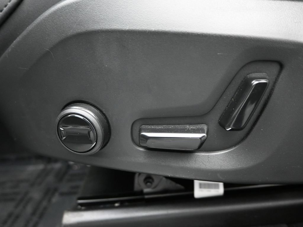 Used 2025 Volvo XC90 B5 Plus image 10