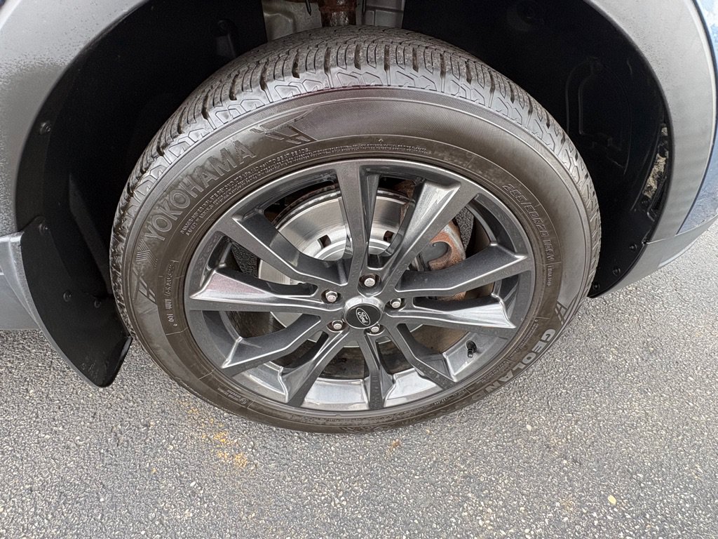 Used 2018 Ford Explorer XLT w/ Equipment Group 202A AWD/4WD image 23