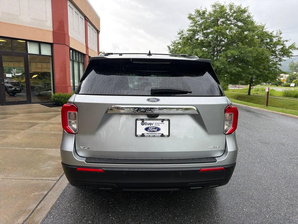 Used 2023 Ford Explorer XLT AWD/4WD image 6
