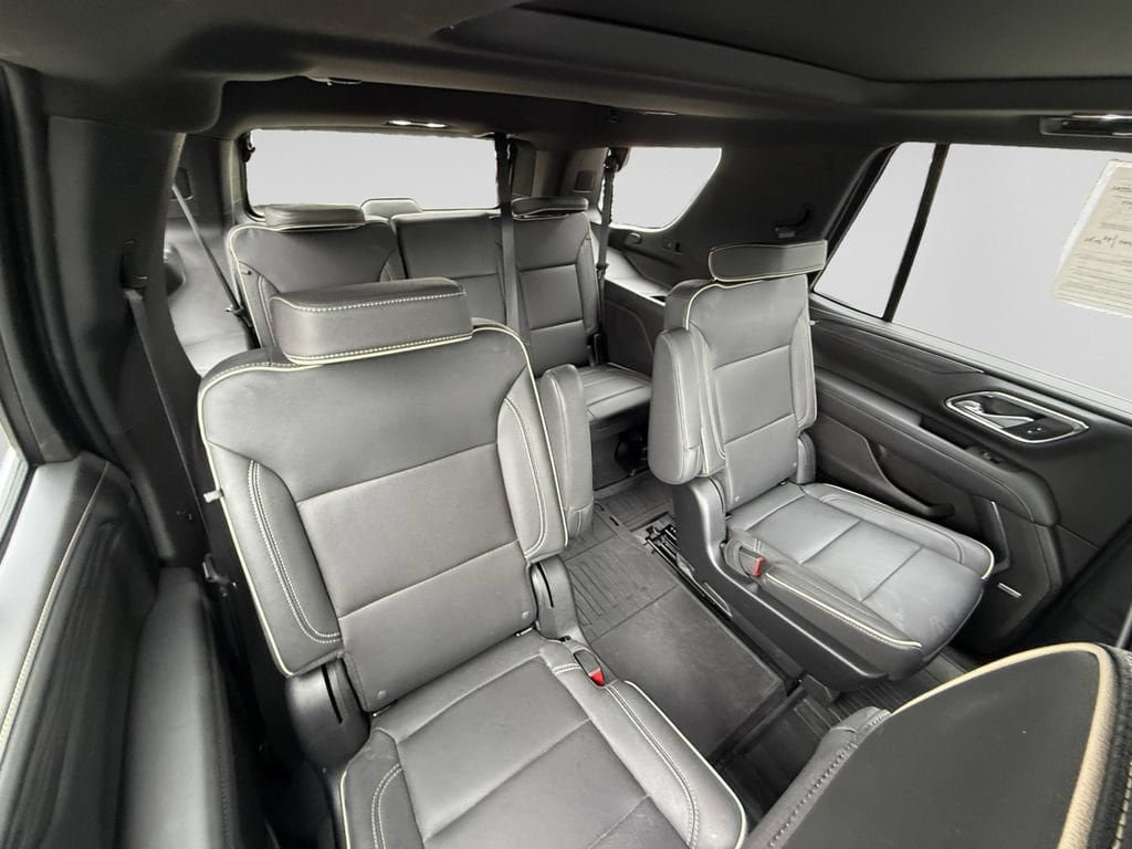 Used 2023 GMC Yukon SLT w/ SLT Luxury Package AWD/4WD image 18