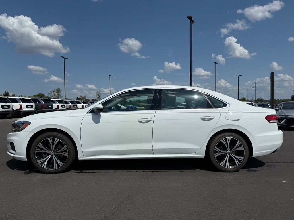 Used 2022 Volkswagen Passat 2.0T SE FWD image 8