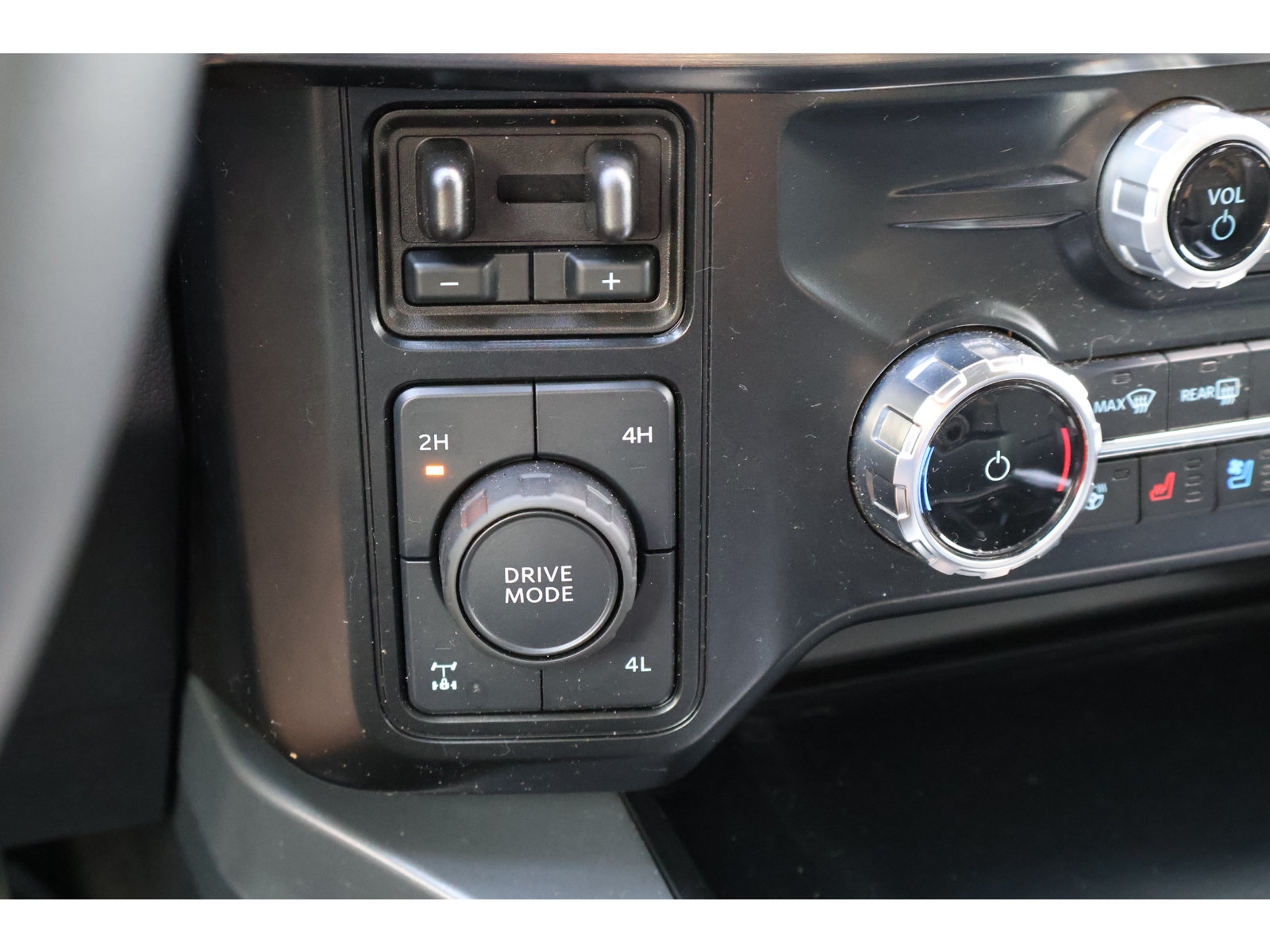Used 2025 Ford F250 Lariat w/ Lariat Ultimate Package AWD/4WD image 8