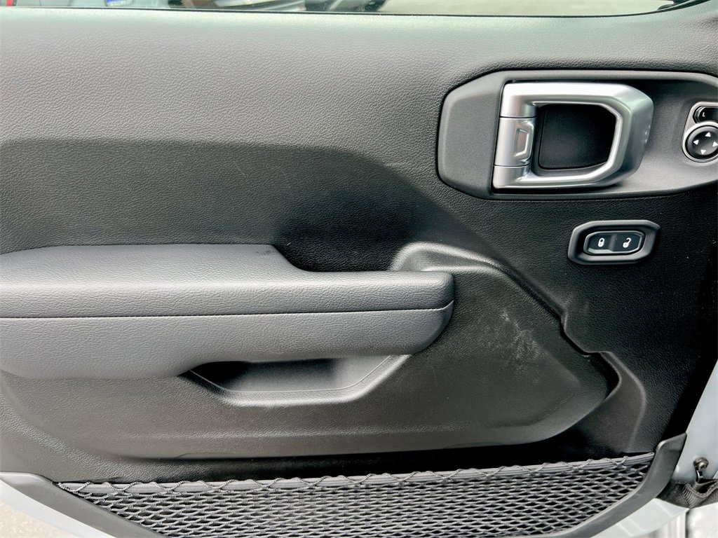 Used 2024 Jeep Gladiator Mojave w/ Safety Group image 19