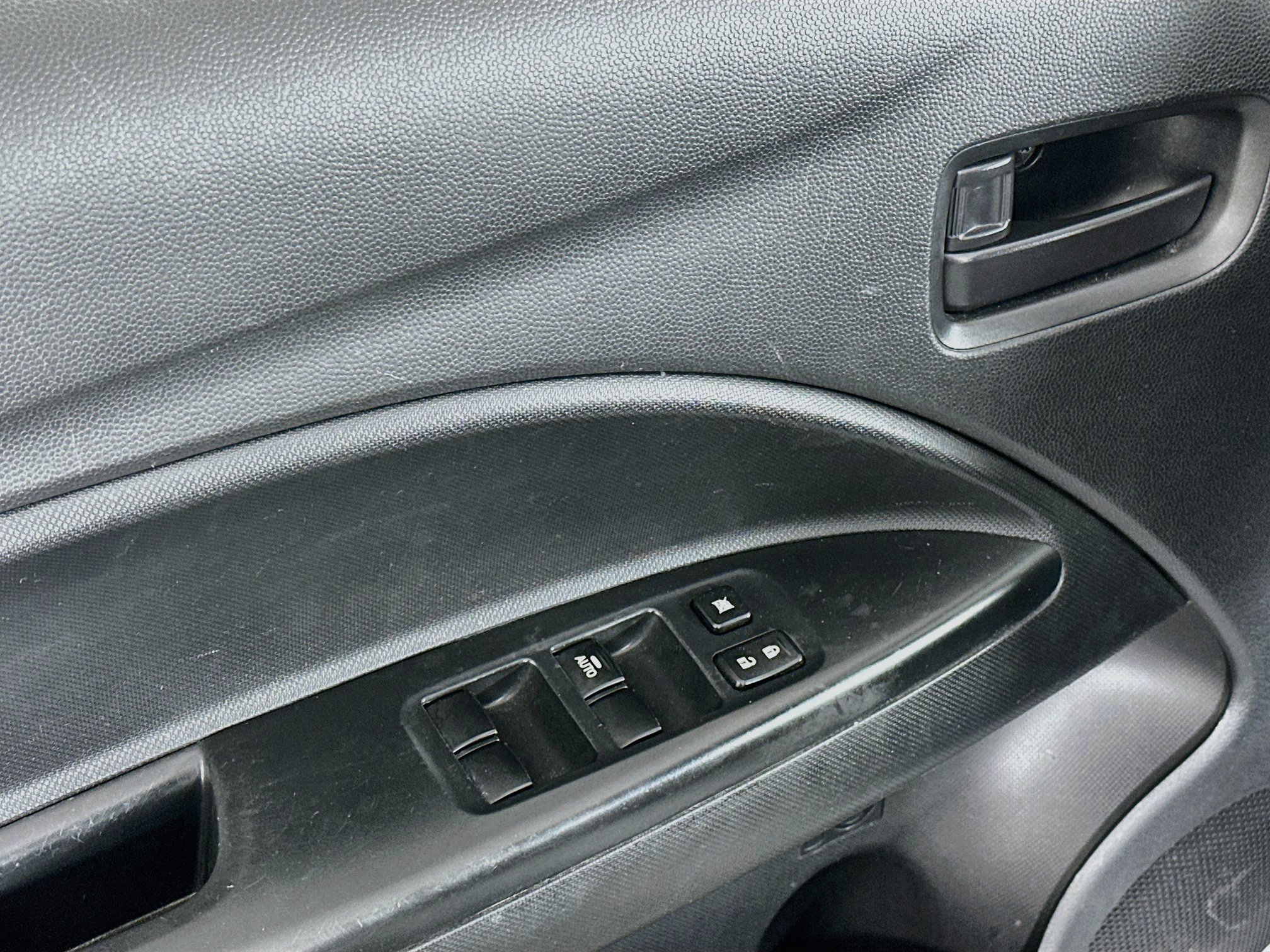Used 2024 Mitsubishi Mirage ES FWD image 15
