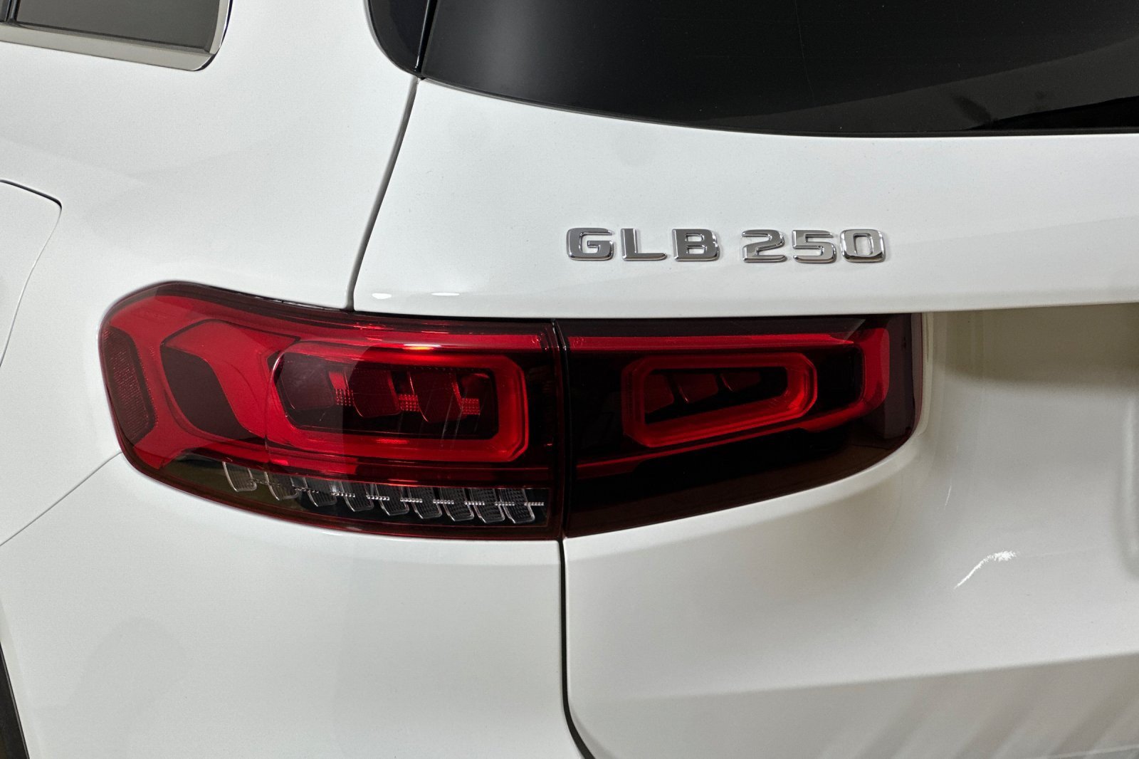 Used 2022 Mercedes-Benz GLB 250 image 26