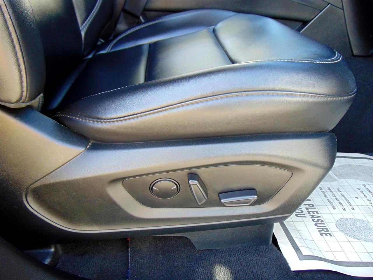 Used 2023 Ford Explorer XLT w/ Equipment Group 202A image 19